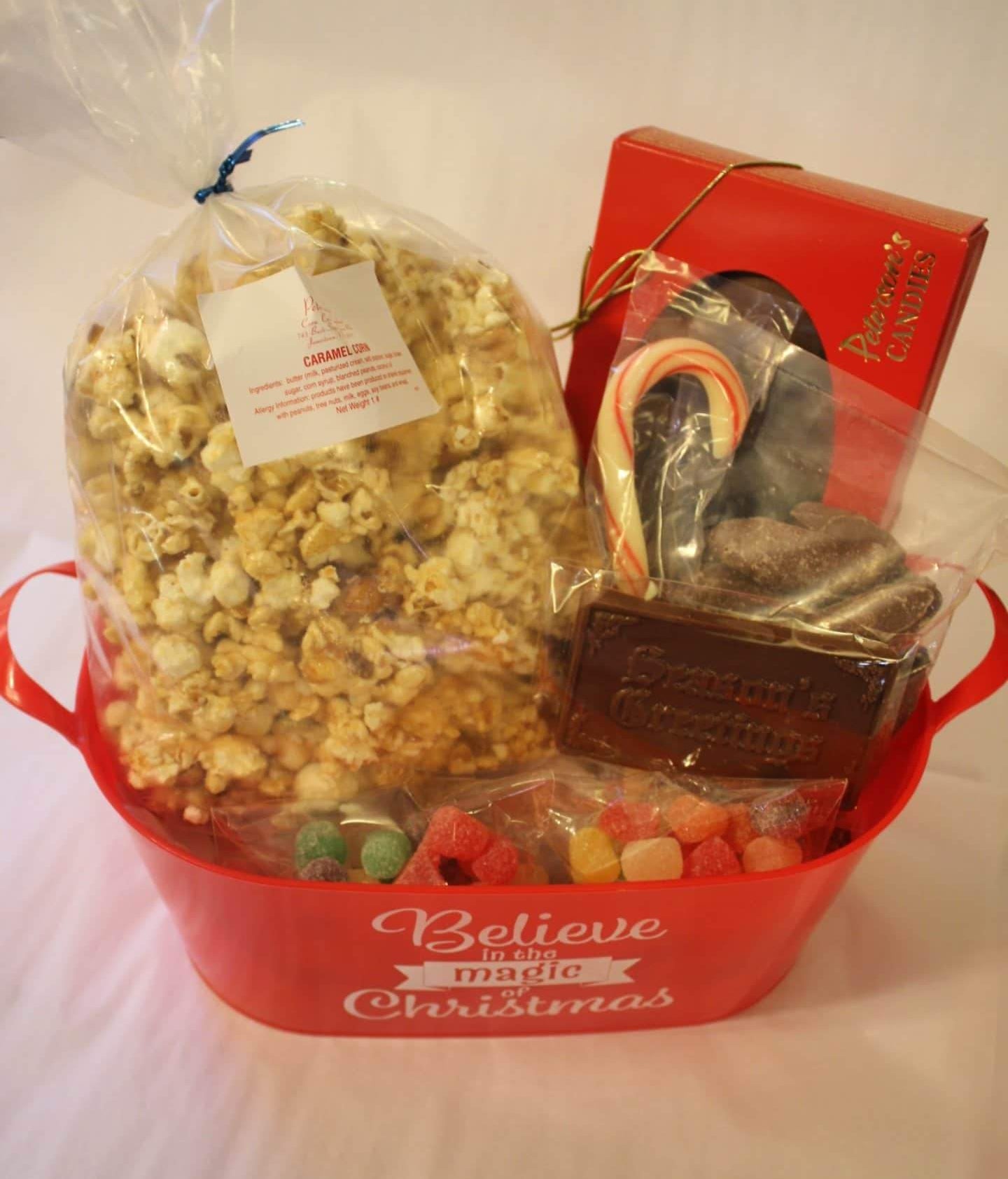 Holiday Cheer Gift Basket Small